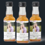 Étiquettes Pour Bouteilles De Liqueur Remerciement de mariage photo florale lilas rustiq<br><div class="desc">Ces étiquettes de mini-bouteilles de liqueur présentent un design floral bohème rustique avec votre photo entourée de lilas et de verdure peints à la main à l'aquarelle dans des nuances de lavande ou de violet clair et de vert. La légende est écrite en calligraphie script lacy et se lit :...</div>