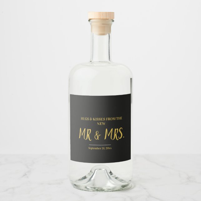 Étiquettes Pour Bouteilles De Liqueur Script Black and Gold Elegant Mr & Mrs Mariage (Devant)