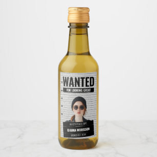 Étiquettes Pour Bouteilles De Vin Drôle Poster Recherché Mugshot Nom et texte person