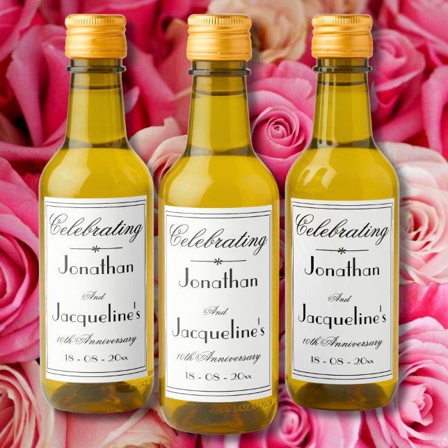 Étiquettes Pour Bouteilles De Vin Mariage Anniversaire Favoriser Élégant Chic Blanc  (Celebrating a Wedding Anniversary - Elegant Chic White Mini Wine Labels. Perfect Favors.)