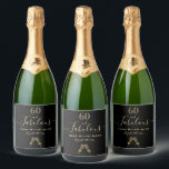 Étiquettes Pour Bouteilles De Vin Mousseux 60 fabuleuse fête d'anniversaire en or noir<br><div class="desc">Étiquette de vin de 60ème anniversaire simple et élégant. Un arrière - plan noir classique avec deux verres, des flûtes comme décor. Avec le texte : 60 et fabuleux. Personnalisez et ajoutez un nom et une date. Date de naissance ou date de la fête. Lettres d'or. Le mot Fabulous est...</div>