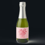 Étiquettes Pour Bouteilles De Vin Mousseux Amoureux Ivre Enterrement de Vie de Jeune Fille Ch<br><div class="desc">Ajoutez une étincelle à votre enterrement de vie de jeune fille chanceuse en amour avec cette Étiquette de Vin Mousseux Personnalisée Amoureux Ivre ! Parfaite pour un enterrement de vie de jeune fille à Vegas ou un thème d'enterrement de vie de jeune fille rouge et rose, cela célèbre l'esprit 'amoureux...</div>