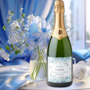 Étiquettes Pour Bouteilles De Vin Mousseux Bébé dans le Baby shower Floral Bleu en Fleur