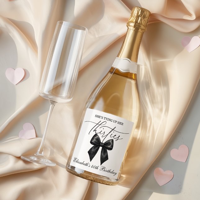 Étiquettes Pour Bouteilles De Vin Mousseux Black Bow Tying Up Her Thirties 40th Birthday (Black Bow Tying Up Her Thirties 40th Birthday Sparkling Wine Label)
