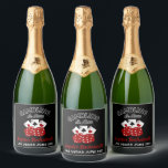 Étiquettes Pour Bouteilles De Vin Mousseux Casino personnalisé Las Vegas Bachelorette Party<br><div class="desc">Transformez votre soirée de bachelorette Las Vegas avec un étiquette de vin pétillant sur le thème du Casino, parfait pour ajouter une touche de glamour et d'excitation à votre célébration. Customisez le étiquette avec le nom de la mariée et la date du parti, créant un souvenir unique qui commémore cette...</div>