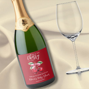Étiquettes Pour Bouteilles De Vin Mousseux Cerise rouge sur le Baby shower de la corbeille ro
