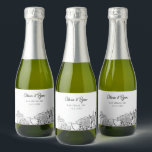 Étiquettes Pour Bouteilles De Vin Mousseux Classy Las Vegas Wedding Favoriser Custom Mini<br><div class="desc">Classy Las Vegas skyline mini vin étiquette personnalisé. La conception présente un croquis étonnant avec la possibilité de customiser vos noms,  date et lieu exact. Entrez l'outil de conception Zazzle pour des personnalisations supplémentaires.</div>