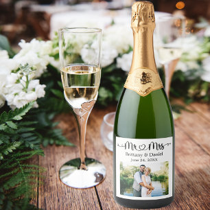 Étiquettes Pour Bouteilles De Vin Mousseux Coeur de calligraphie moderne M. et Mme Mariage