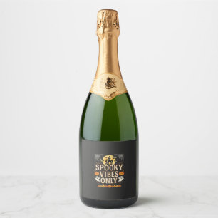 Étiquettes Pour Bouteilles De Vin Mousseux Conception de château de fantôme d'Halloween Vibes