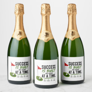 Étiquettes Pour Bouteilles De Vin Mousseux Conception de typographie de style de vie de golf