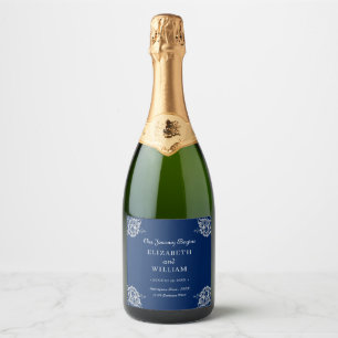 Étiquettes Pour Bouteilles De Vin Mousseux Dentelle Fleurie Élégante sur Mariage Bleu Nuit