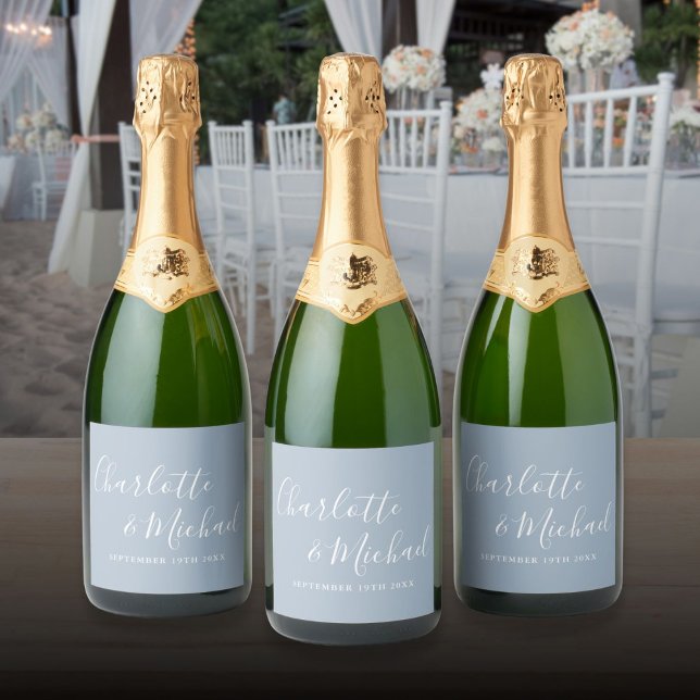 Étiquettes Pour Bouteilles De Vin Mousseux Élégant signature Script Dusty Mariage bleu (Elegant Signature Script Dusty Blue Wedding Sparkling Wine Label)