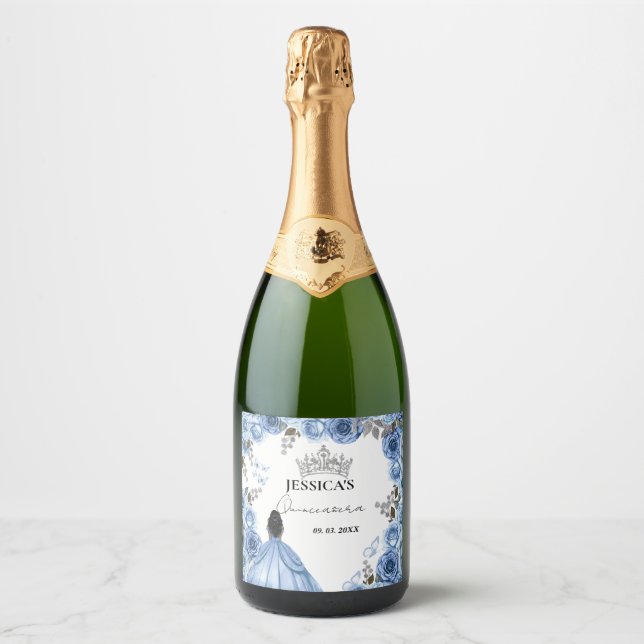 Étiquettes Pour Bouteilles De Vin Mousseux Elégante aquarelle bleu Dusty Floral Quinceañera (Devant)
