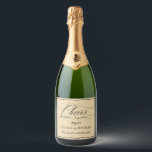 Étiquettes Pour Bouteilles De Vin Mousseux Élégante Calligraphie Mariage Sparkling Vin<br><div class="desc">Personnalisez cet élégant étiquette de vin mousseux de mariage avec la date de l'année ou du mariage,  les noms de la mariée et du marié et un message de remerciement spécial ou autre texte souhaité. Elégant script de calligraphie précise Cheers.</div>