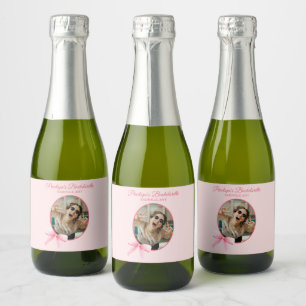 Étiquettes Pour Bouteilles De Vin Mousseux Elle noue le noeud Coquette Bachelorette Party
