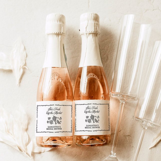 Étiquettes Pour Bouteilles De Vin Mousseux Frais Éclos sur le Marché Fête de Mariée, Marché d (Créateur téléchargé)
