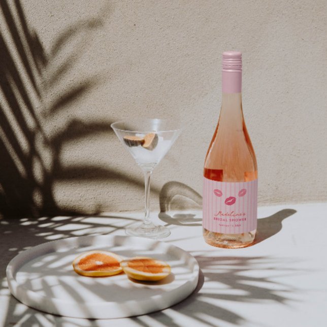 Étiquettes Pour Bouteilles De Vin Mousseux Hand-drawn Pink Lips Valentine's Day Bridal Shower (Pink Kissy Lipstick Lips Valentines Day or Kiss The Miss Goodbye shower or party in a doodle style)