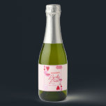 Étiquettes Pour Bouteilles De Vin Mousseux Lucky in Love, Fête des mariées, Lucky,<br><div class="desc">Lucky in Love,  Fête des mariées,  Lucky,  Rose,  Las Vegas thème,  casino,  Rose et rouge,  Mariée à être,  Brunch nuptiale, </div>