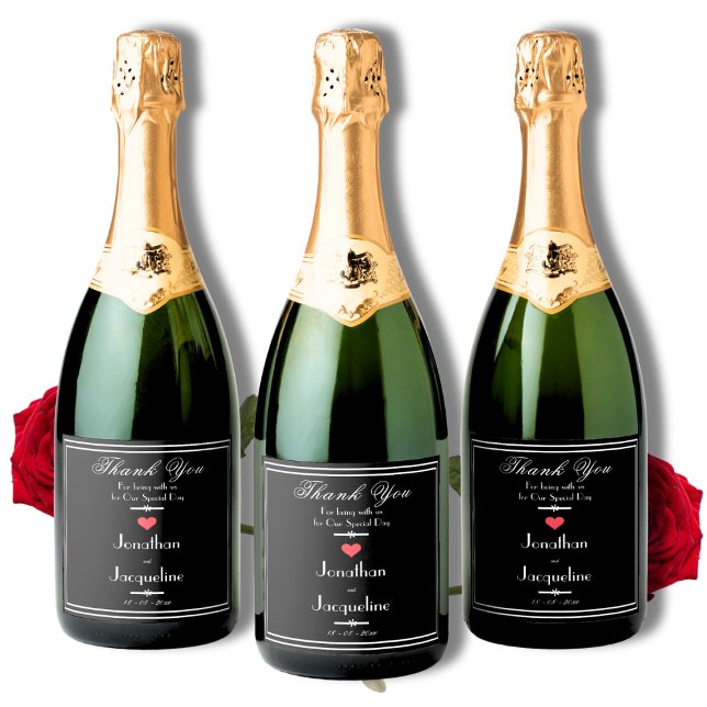 Étiquettes Pour Bouteilles De Vin Mousseux Mariage de nom de Merci moderne (Modern Script Names Thank You Wedding Wine Labels.)