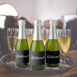 Étiquettes Pour Bouteilles De Vin Mousseux Mariage de script stylisé noir Bridesmaid