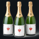 Étiquettes Pour Bouteilles De Vin Mousseux Monogramme Coeurs de jeu Mariage de carte<br><div class="desc">Un monogramme unique coeurs jouant style carte mariage design. Un design impressionnant qui utilise des éléments de jeu de cartes pour créer un design de papeterie mariage unique. Un élégant monogramme de mariage de coeur rouge. Une carte à jouer mariage de design étiquette de vin mousseux avec des éléments modernes....</div>