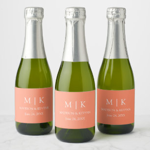 Étiquettes Pour Bouteilles De Vin Mousseux Monogramme minimaliste moderne Mariage Peach Mini