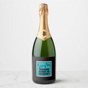 Étiquettes Pour Bouteilles De Vin Mousseux Musique Touchant Le Ciel Sur La Fréquence