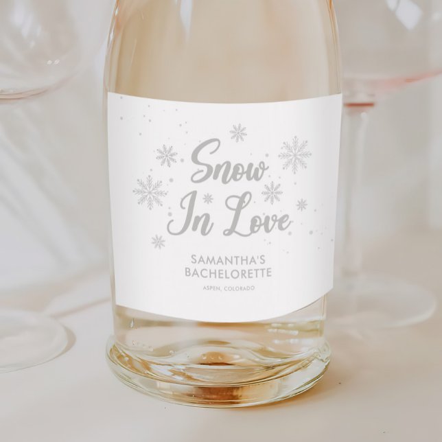 Étiquettes Pour Bouteilles De Vin Mousseux Neige amoureuse Ski d'hiver Bachelorette (Créateur téléchargé)