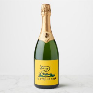 Étiquettes Pour Bouteilles De Vin Mousseux Pas de pas sur les mèmes de snek parodie de Gadsde