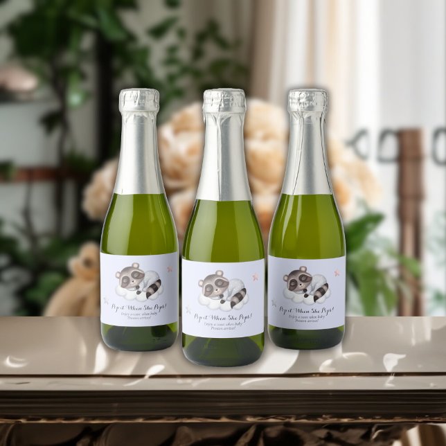 Étiquettes Pour Bouteilles De Vin Mousseux Pop'It Quand Elle Pop (Gentle Boy Raccoon Pop It When She Pops Sparkling Wine Label)