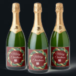 Étiquettes Pour Bouteilles De Vin Mousseux Red Christmas Wreath Custom Company Logo Party<br><div class="desc">Ce étiquette de champagne de Noël de la belle entreprise est fait sur mesure avec votre logo d'entreprise dans une couronne de fraise saint festive avec l'enveloppe de guirlande d'or sur un arrière - plan rouge. Étiquettes de vacances contemporains pour votre client ou employé d'entreprise présente.</div>