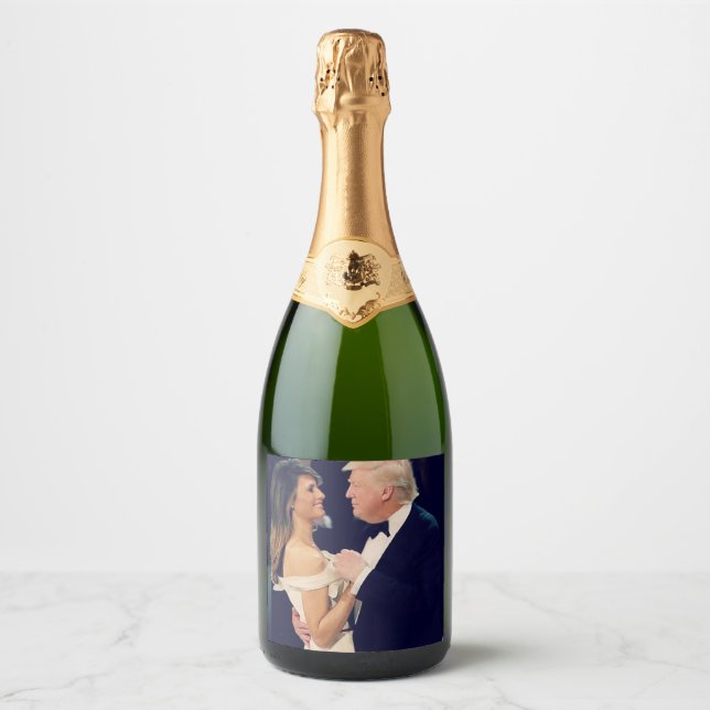Étiquettes Pour Bouteilles De Vin Mousseux Trump et Melania Dancing (Devant)