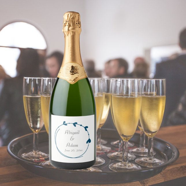 Étiquettes Pour Bouteilles De Vin Mousseux Turquoise Bleu Simple Coeur Mariage de couronne (In Situ Wedding)