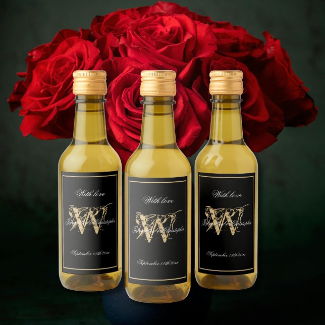 Étiquettes Pour Bouteilles De Vin Noir & Or Elegant Monogram Chic Mini Mariage (Black and Gold Elegant Monogram and Names Chic Mini Wedding Wine Labels.)