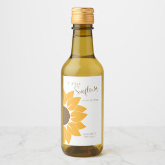 Étiquettes Pour Bouteilles De Vin Un Petit Tournesol Se Trouve Sur Le Chemin Du Mini