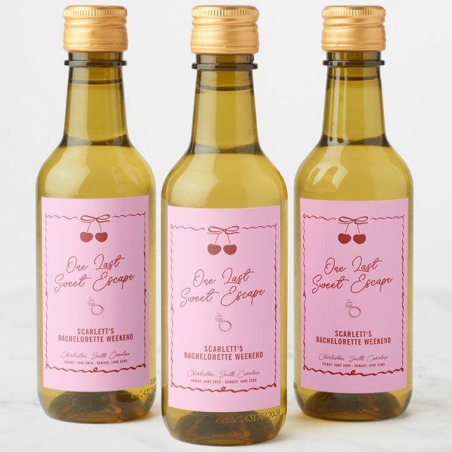 Étiquettes Pour Bouteilles De Vin Week-end de célibataire Rose et Rouge Cherry Mini (One Last Sweet Escape mini wine labels, bachelorette party favors, red, pink, personalized, chic)