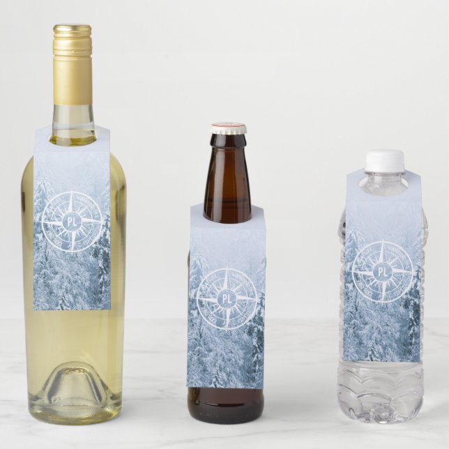 Étiquettes Pour Bouteilles Emblème d'étoile de boussole monogramme hiver forê (En situation)
