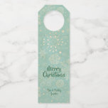 Étiquettes Pour Bouteilles Snowflakes vintages sur Mint Green Christmas Holid<br><div class="desc">Ajoutez une touche spéciale à votre cadeau avec ces étiquettes hanger de bouteille élégantes avec des flocons de neige crème sur un arrière - plan vert menthe, ces étiquettes sont amusantes pour le vin personnalisé ou des cadeaux de liqueur pour les vacances. MODIFIER tout libellé. Utilisez la fonction Personnaliser supplémentaire...</div>
