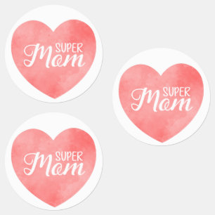 Étiquettes Super Maman texte dans le coeur rose peint