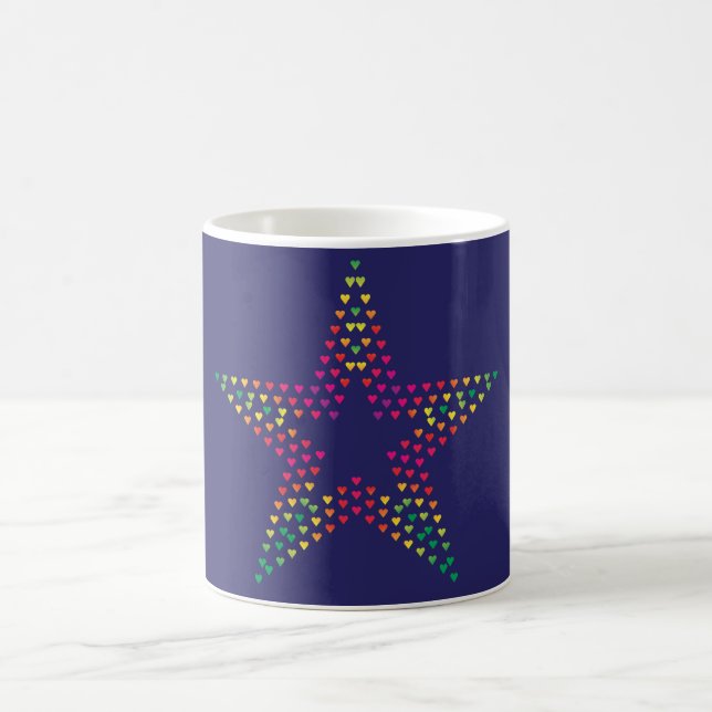 étoile faite avec des cœurs sur une tasse (Centre)
