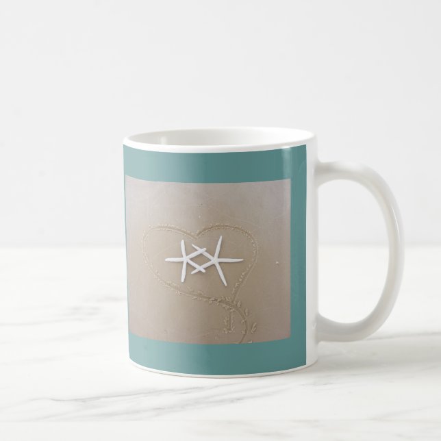 Étoiles de mer dans la tasse de café de coeur (Droite)
