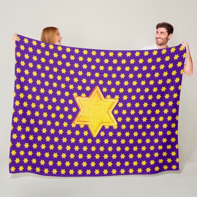 Étoiles d'or sur une couverture en polaire violett (En situation)
