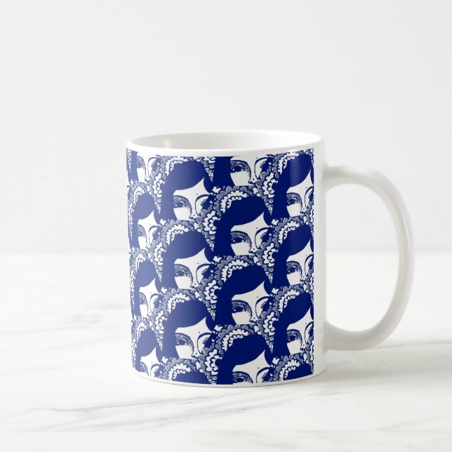Étrange fille Floral classique café/thé Mug (Droite)