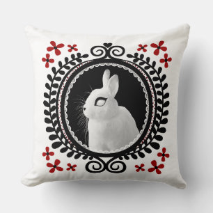 Étrange lapin blanc : Coussin jeté blanc, noir et