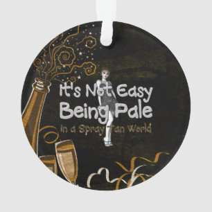 Être non facile de PIÈCE EN T pâle