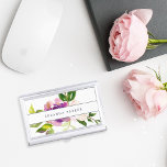 Étui Pour Cartes De Visite Fleur vive | Aquarelle personnalisée Florale<br><div class="desc">Élégant porte-carte de visite fleuri,  avec un bouquet de pivoines peintes à l'aquarelle et des fleurs roses dans des tons vifs violet violet,  rose et vert. Votre nom et/ou nom d'entreprise est affiché dans le centre en lettres modernes sur une bande blanche.</div>