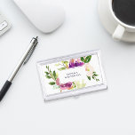Étui Pour Cartes De Visite Fleur vive | Aquarelle personnalisée Florale<br><div class="desc">Élégant porte-carte de visite fleuri,  avec un bouquet de pivoines peintes à l'aquarelle et des fleurs roses dans des tons vifs violet violet,  rose et vert. Votre nom et/ou nom commercial est affiché au centre en lettres modernes sur un élément rectangulaire blanc.</div>