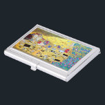 Étui Pour Cartes De Visite Le baiser de Gustav Klimt, Art Nouveau Vintage<br><div class="desc">Le Kiss (Der Kuss) (1907/08) de Gustav Klimt est probablement son oeuvre la plus célèbre. Klimt a commencé à y travailler en 1907 et c'est le point culminant de sa soi-disant "période d'or". The Kiss est une vintage peinture d'amour et d'amour de l'époque victorienne Symbolisme mettant en vedette un couple...</div>