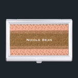 Étui Pour Cartes De Visite Titulaire de carte d'affaires Peachy Pink & Gold C<br><div class="desc">Titulaire de carte d'affaires Peachy Pink & Gold Confetti. Cartes de visite correspondants disponibles.</div>