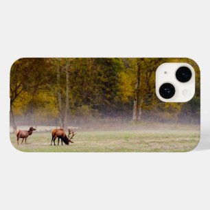 Étui pour iPhone Couple de Wapitis en Pâture